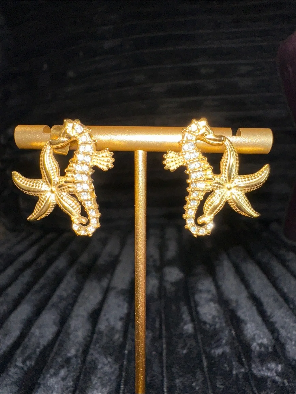 Kenneth Jay Lane Gold Seahorse & Starfish Crystal Drop Earrings - Picture 1 of 7